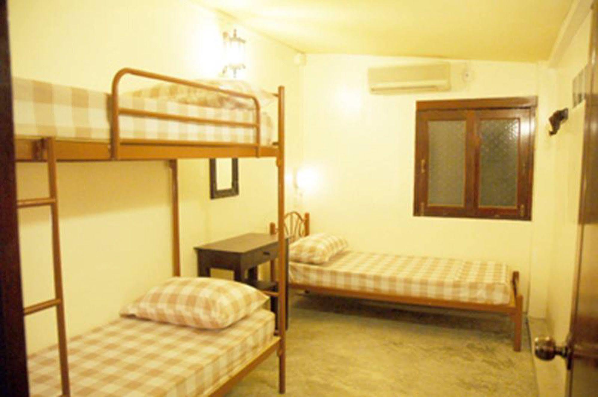 Yha Bangkok Airport Hostel Bang Phli Екстериор снимка