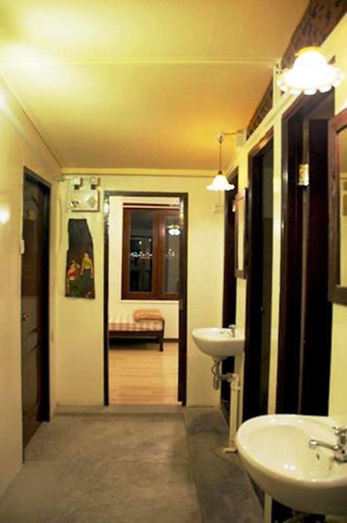 Yha Bangkok Airport Hostel Bang Phli Екстериор снимка