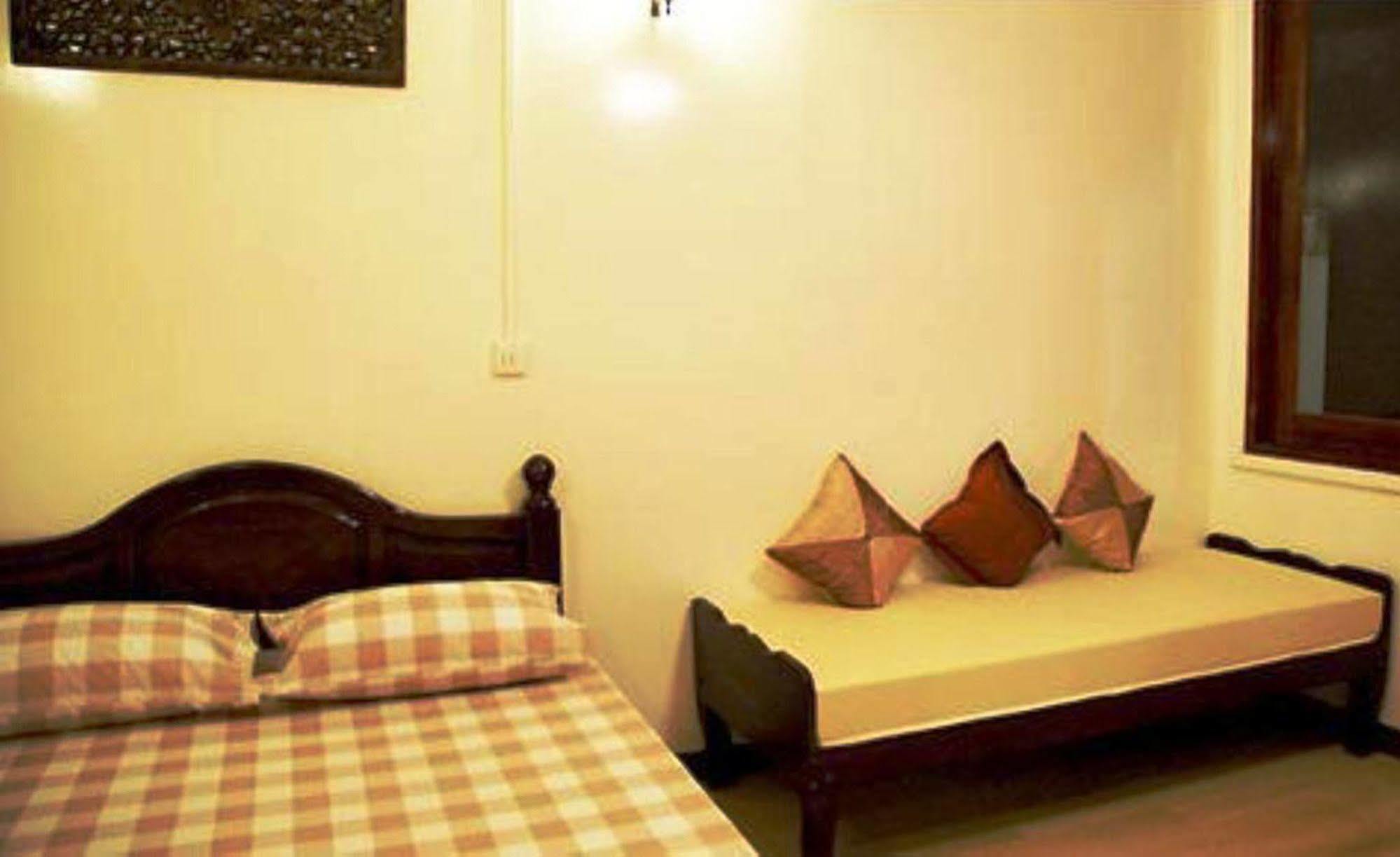 Yha Bangkok Airport Hostel Bang Phli Екстериор снимка
