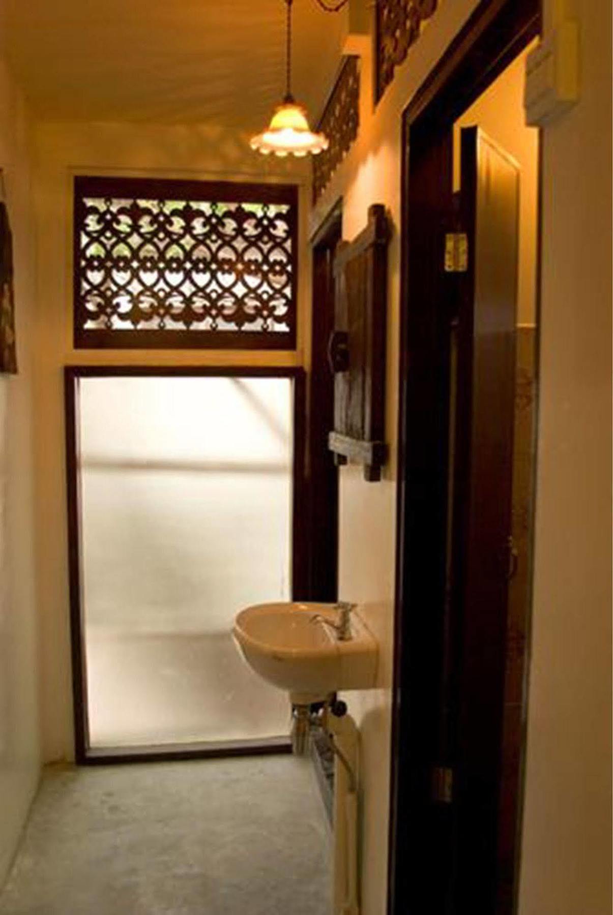 Yha Bangkok Airport Hostel Bang Phli Екстериор снимка