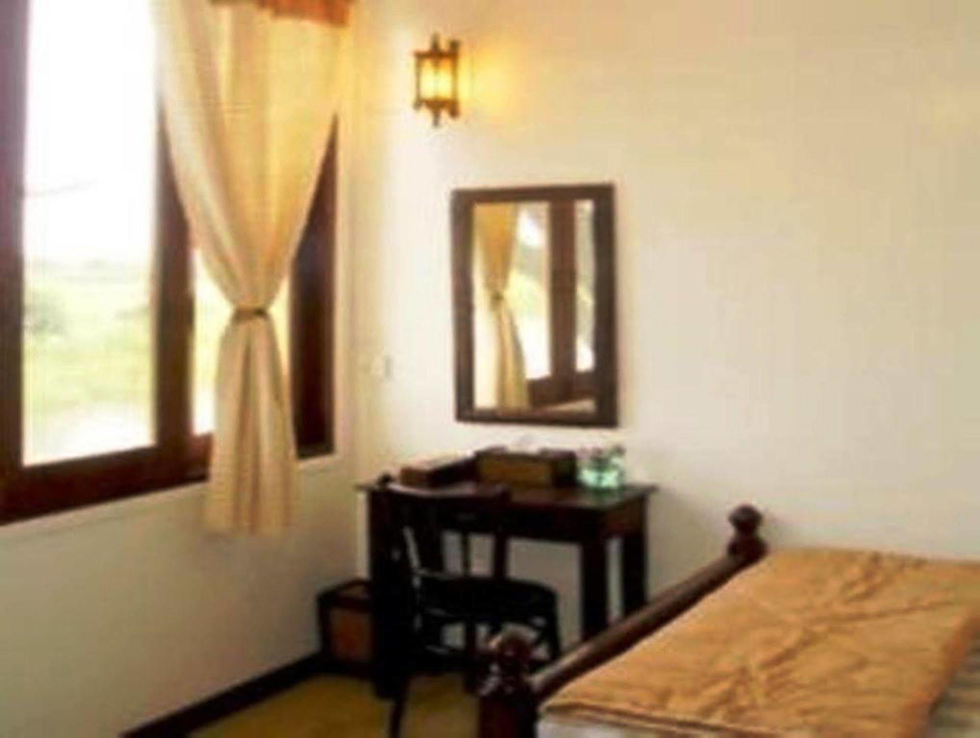 Yha Bangkok Airport Hostel Bang Phli Екстериор снимка
