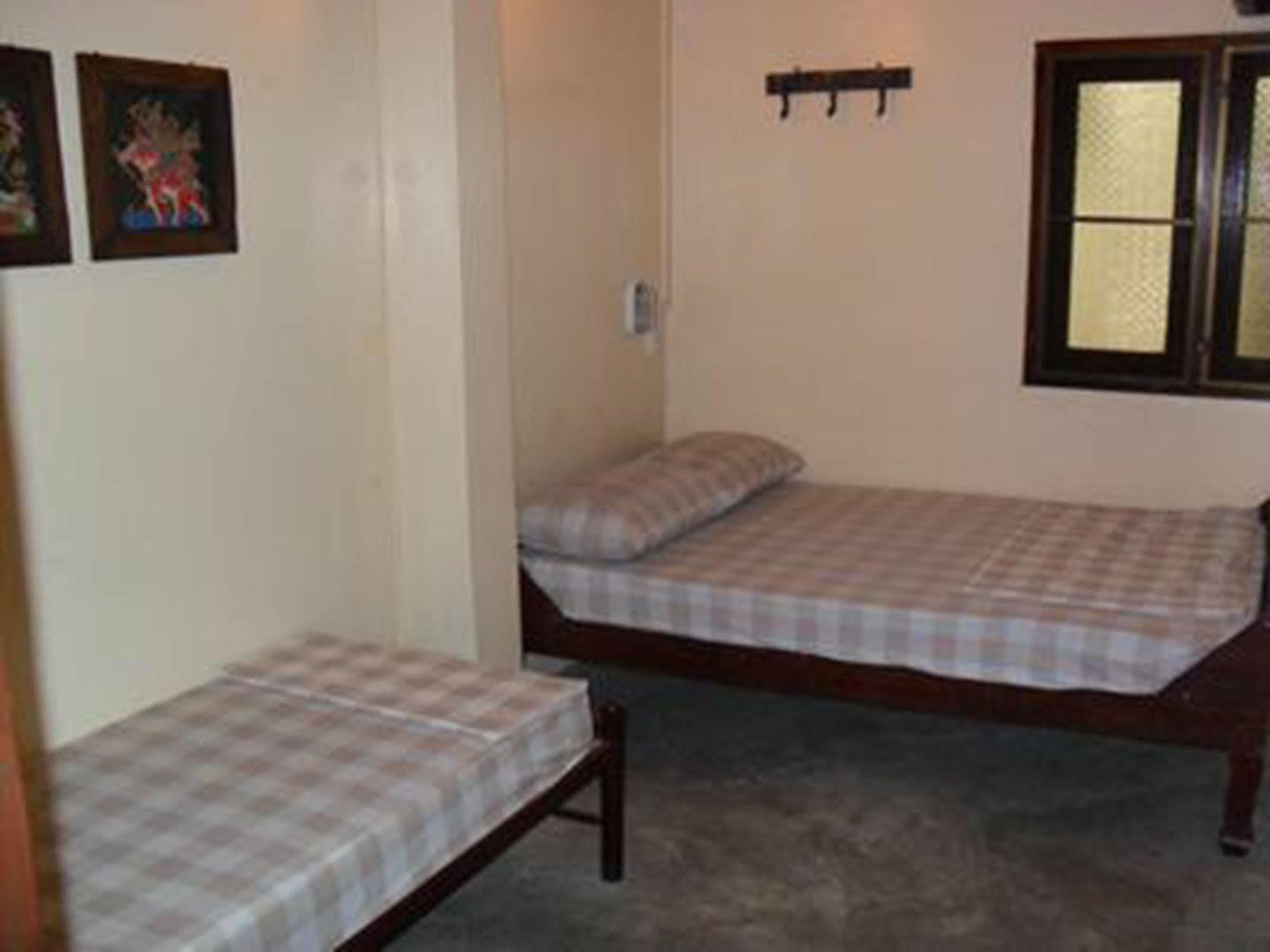 Yha Bangkok Airport Hostel Bang Phli Екстериор снимка